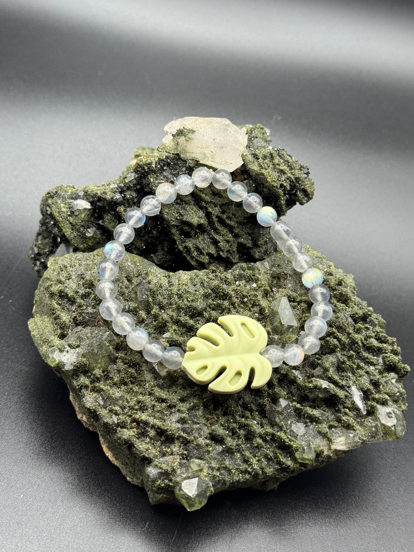 Monstera Leaf Charm Bracelet